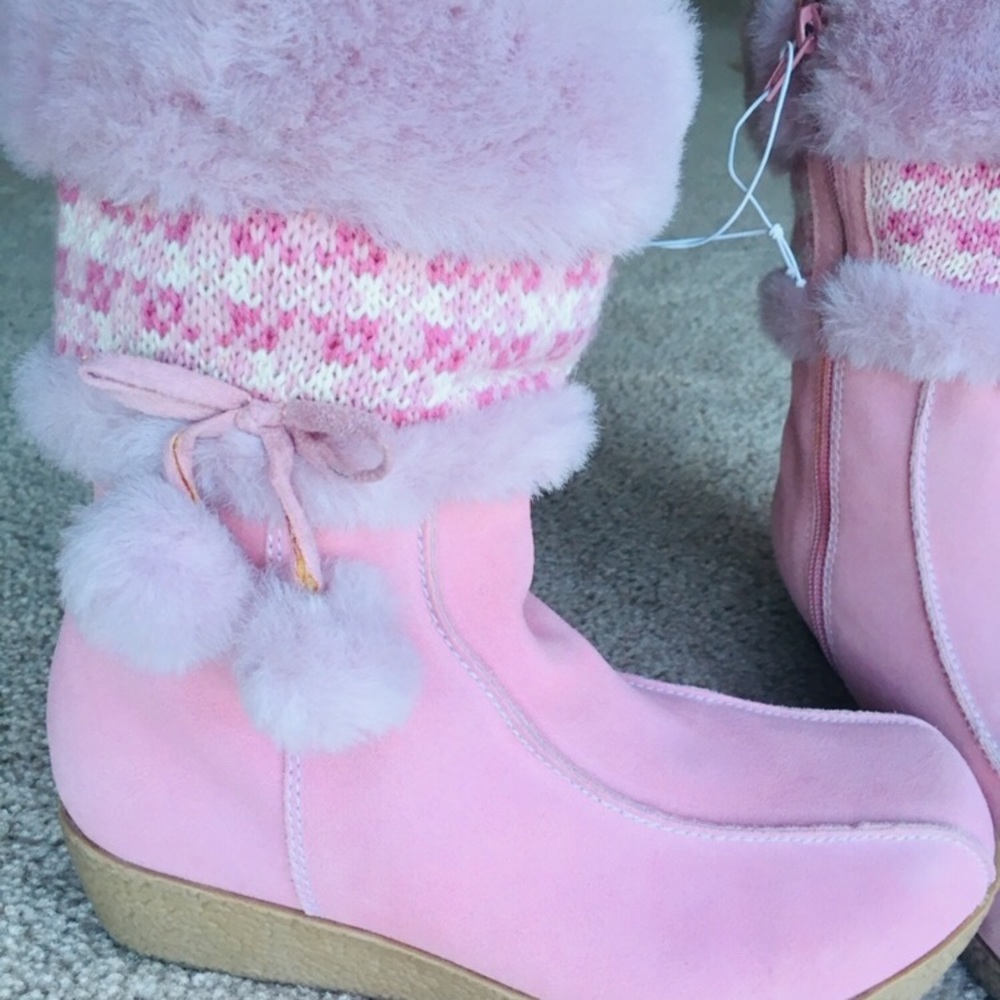 NWOT-Pink winter boots.